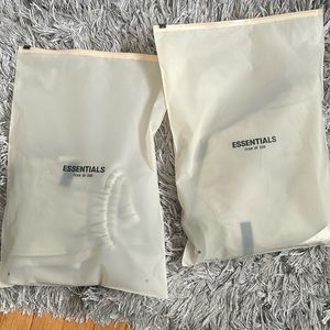 Brand New! Essentials Fear of God, unisex, toddler 6/7, jogging set.